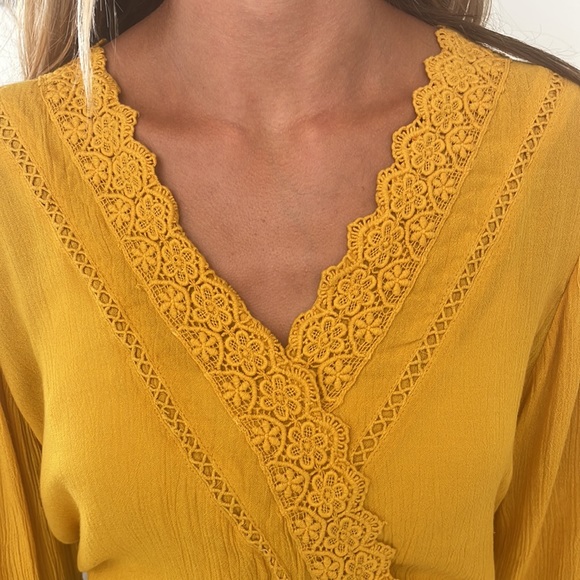 SOLD Yellow Long Sleeve Boho Crop top with Tie back | Miss Selfridge |size 10 - Picture 2 of 5